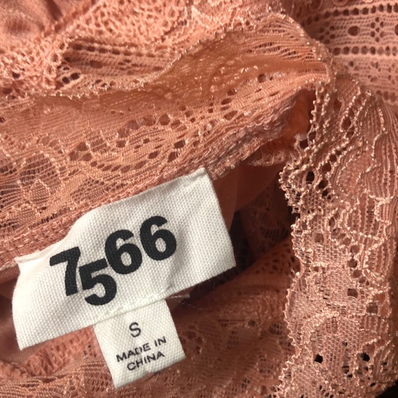 7566 Victorian long sleeve lace detail blouse - Picture 7 of 8